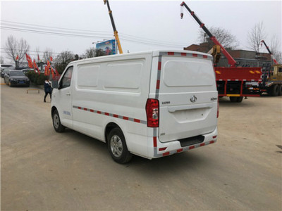 長(zhǎng)安睿行國(guó)六面包冷藏車 冷鏈運(yùn)輸?shù)馁吲c畜禽運(yùn)輸車的理想選擇